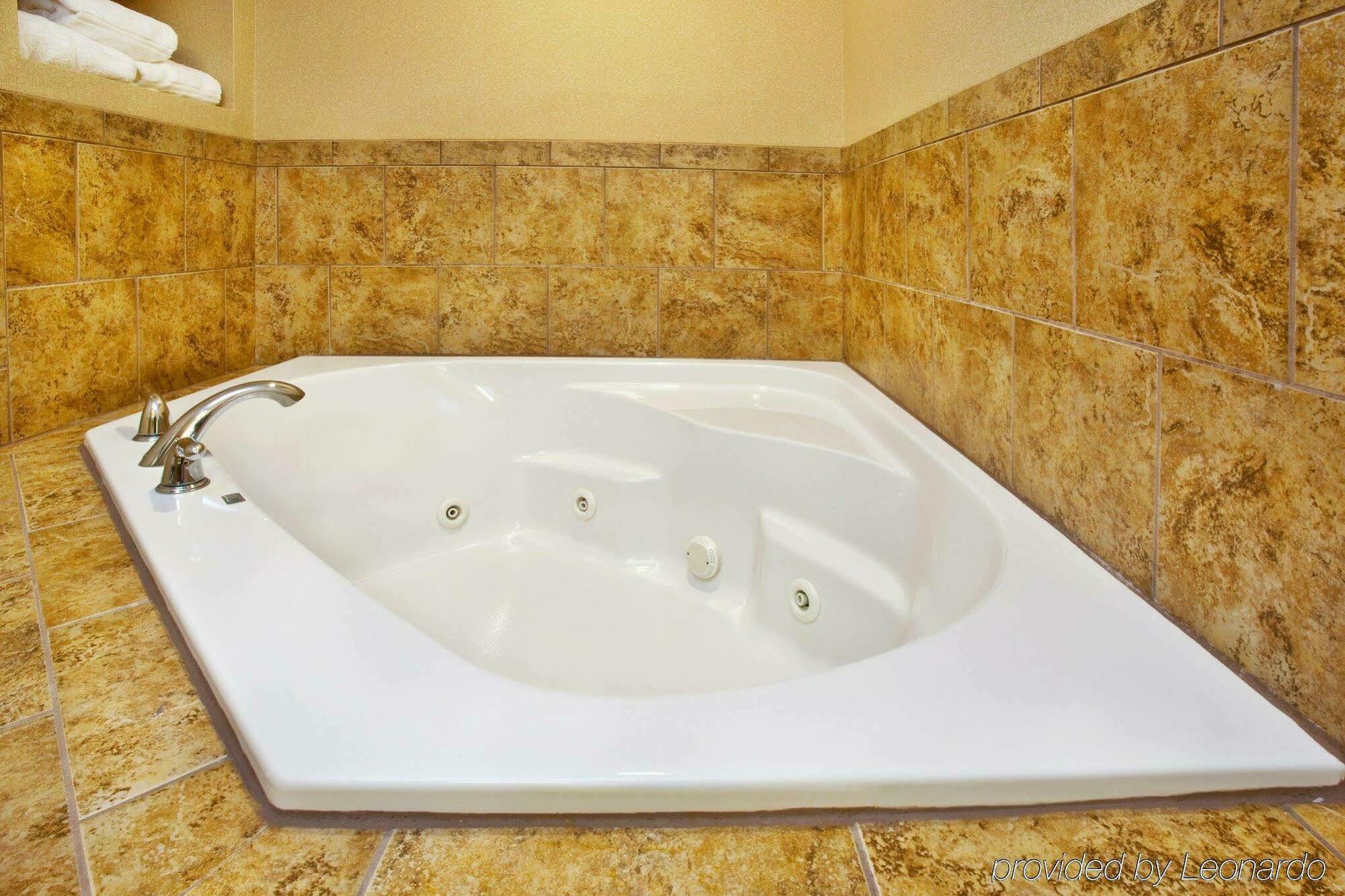 Holiday Inn Express Hotel & Suites Sheldon By Ihg Cameră foto